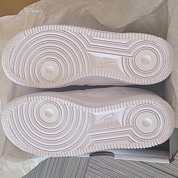 Nike Air Force 1 BNIB Ladies - Picture 4 of 5